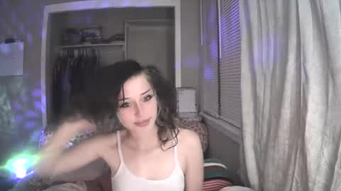 Snapshot of ladybughug chatting on December 19, 2024, 3:51 am hugbug online show from December 19, 2024, 3:51 am