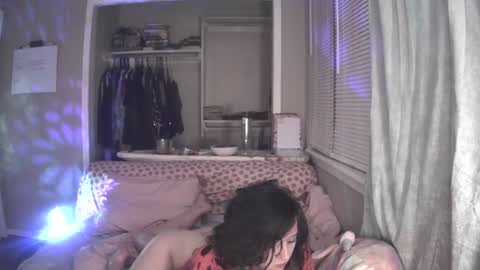 Snapshot of ladybughug chatting on December 20, 2024, 1:47 am hugbug online show from December 20, 2024, 1:47 am