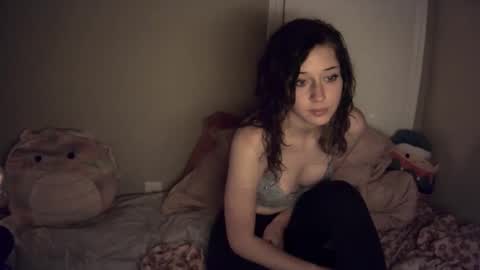 Snapshot of ladybughug chatting on January 8, 2025, 3:29 am hugbug online show from January 8, 2025, 3:29 am