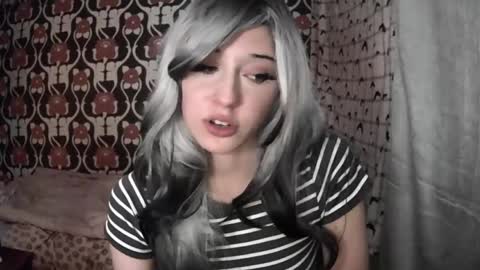 Snapshot of ladybughug chatting on January 22, 2025, 1:53 am hugbug online show from January 22, 2025, 1:53 am