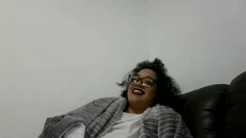 Snapshot of ladycinnabon chatting on November 14, 2025, 3:05 am Stephanie online show from November 14, 2025, 3:05 am