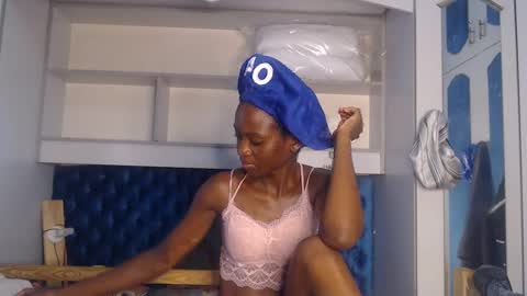 Snapshot of ladydiva69 chatting on February 21, 2025, 2:16 pm ladydiva69 online show from February 21, 2025, 2:16 pm