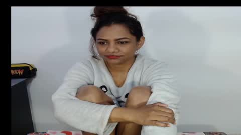 lady online show from December 14, 2025, 5:40 pm