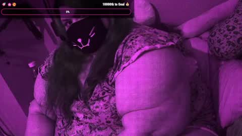 ladykitsunebig online show from May 6, 2026, 9:31 pm