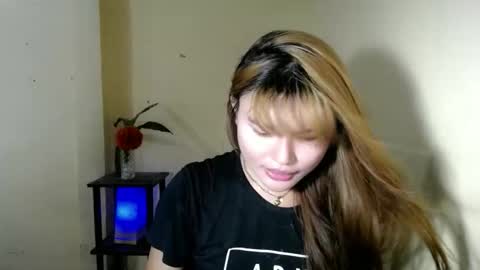 Snapshot of ladyofyou_dreamxoxo chatting on May 6, 2026, 2:40 am LILY online show from May 6, 2026, 2:40 am