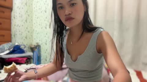 Snapshot of ladypetite11 chatting on February 23, 2026, 12:41 am ladypetite11 online show from February 23, 2026, 12:41 am