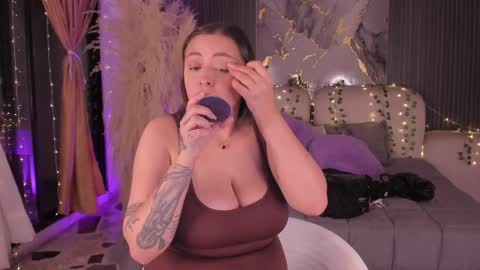 Lady  online show from April 1, 2026, 4:02 am