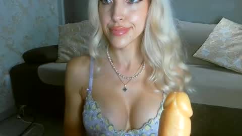 ladyyuliia online show from June 30, 2026, 3:13 pm