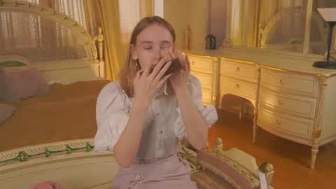 laelneizer online show from June 10, 2026, 4:34 am