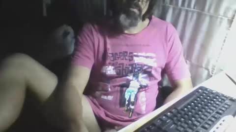 Snapshot of lagenovadura chatting on April 9, 2026, 2:44 am La Genova esta Dura beard boy male dick mastubate latinosexy latinohot latino glasses mature strong stronglegs online show from April 9, 2026, 2:44 am