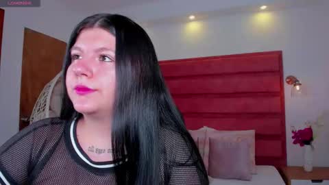 Snapshot of laia_hamilton chatting on November 6, 2025, 5:14 pm laia_hamilton online show from November 6, 2025, 5:14 pm