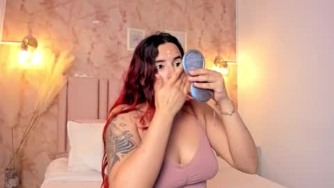 Laia  online show from March 22, 2026, 11:57 am