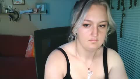 Snapshot of laineydarling chatting on June 26, 2026, 7:02 am Lainey Darling online show from June 26, 2026, 7:02 am