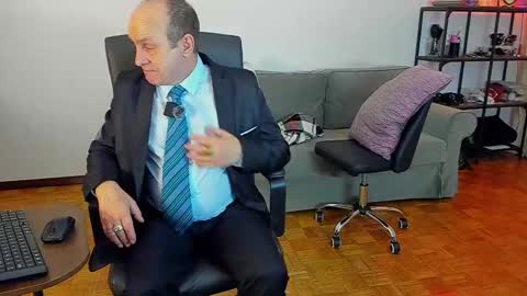 lajose52 online show from November 8, 2025, 7:12 pm