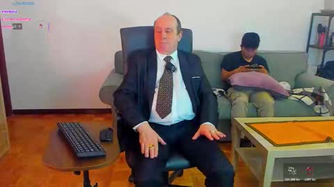 lajose52 online show from December 5, 2025, 7:43 pm