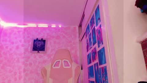 lala Moon online show from January 7, 2026, 2:08 pm