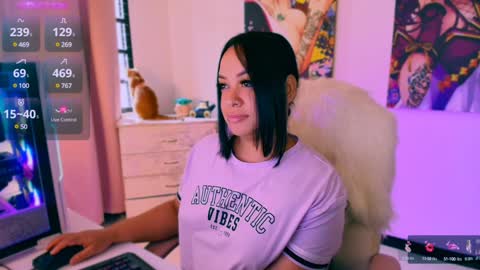 Snapshot of lalablack1_ chatting on December 19, 2024, 9:17 pm lalablack1_ online show from December 19, 2024, 9:17 pm