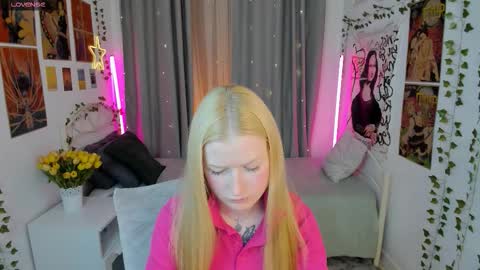 Snapshot of laly_peach chatting on October 18, 2025, 4:19 pm Laly online show from October 18, 2025, 4:19 pm