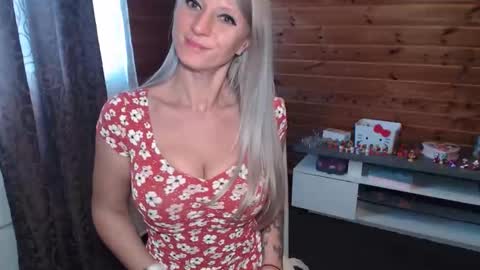 LaMadrina006 online show from February 25, 2026, 11:09 am