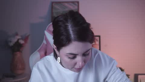 just call me Lana  and her security online show from December 27, 2024, 2:43 pm