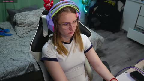 Snapshot of lana_del_kay chatting on December 6, 2024, 5:00 pm Kay online show from December 6, 2024, 5:00 pm