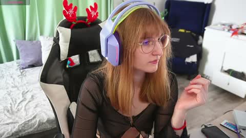 Snapshot of lana_del_kay chatting on December 7, 2024, 9:17 am Kay online show from December 7, 2024, 9:17 am