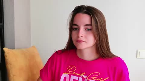 lana_gl online show from June 22, 2026, 9:28 am