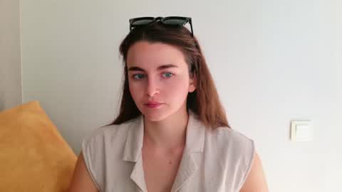 lana_gl online show from July 20, 2026, 6:38 am