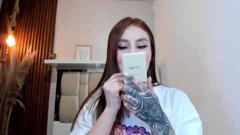 Lana     igauroraaaaaaaaa 1 online show from October 17, 2025, 9:50 pm