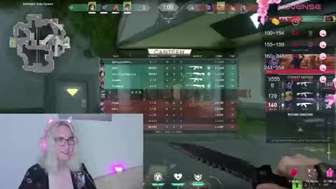 Snapshot of lana_lunar chatting on October 28, 2025, 2:20 pm Lana online show from October 28, 2025, 2:20 pm