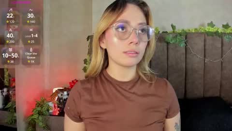 Lana online show from March 19, 2026, 5:33 am