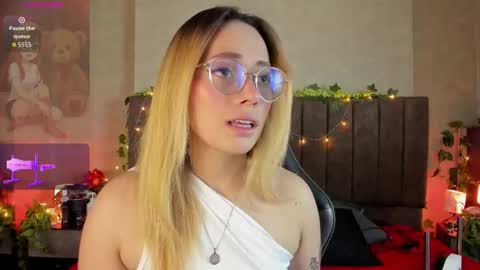 Lana online show from March 21, 2026, 4:06 am