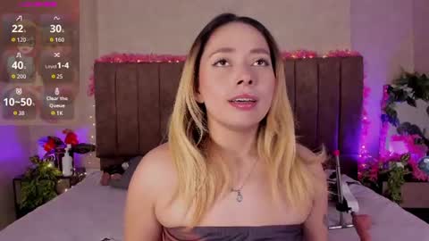 Snapshot of lanaamills chatting on June 30, 2026, 4:35 am Lana online show from June 30, 2026, 4:35 am