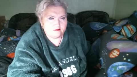 lanacat555 online show from February 5, 2026, 6:45 pm