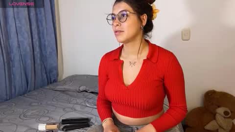 Lanadekievit online show from December 2, 2025, 12:38 am