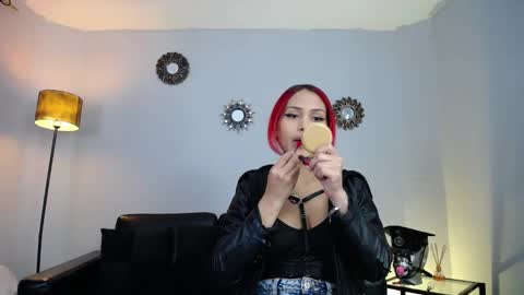 Snapshot of lanadoux_ chatting on December 8, 2024, 8:15 pm Mistress Lana online show from December 8, 2024, 8:15 pm