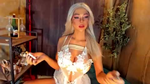 lanajarae online show from July 18, 2026, 11:58 am
