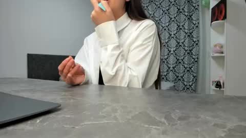 Lana online show from December 10, 2024, 1:32 am