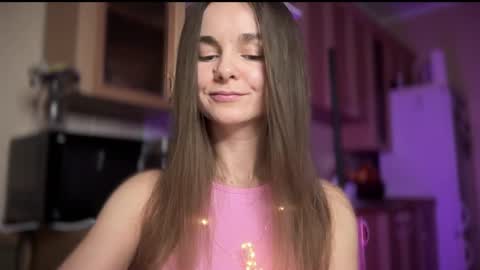 Snapshot of lanaloulou chatting on December 13, 2024, 2:32 am Lana online show from December 13, 2024, 2:32 am