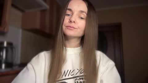 Snapshot of lanaloulou chatting on December 14, 2024, 1:39 am Lana online show from December 14, 2024, 1:39 am