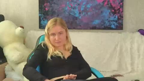 Snapshot of lanavismith chatting on November 4, 2025, 6:56 am LanaviSmith online show from November 4, 2025, 6:56 am