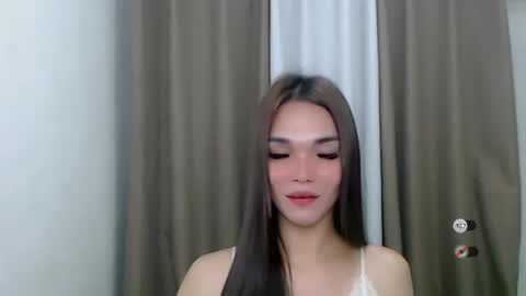 lanawyatt_ online show from March 2, 2025, 8:18 pm