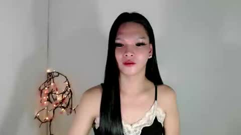 lanawyatt_ online show from November 13, 2025, 6:40 pm