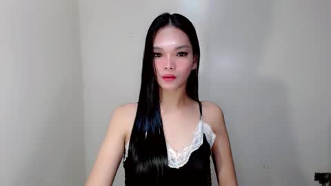 lanawyatt_ online show from March 25, 2026, 4:35 pm