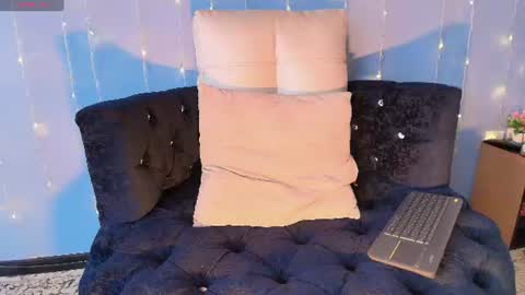 Snapshot of langelo_el chatting on June 27, 2026, 12:33 pm langelo_el online show from June 27, 2026, 12:33 pm
