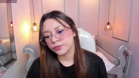 Lanna online show from October 1, 2025, 11:49 am