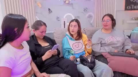 lanna_as online show from February 18, 2026, 2:13 pm