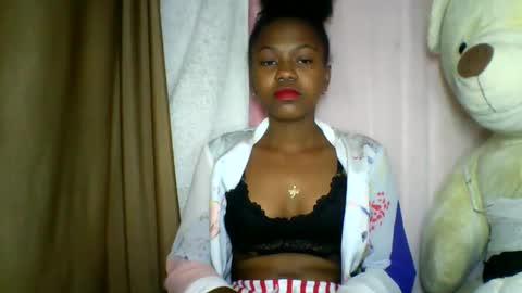 Snapshot of lara_belle chatting on May 17, 2026, 12:19 am lara_belle online show from May 17, 2026, 12:19 am