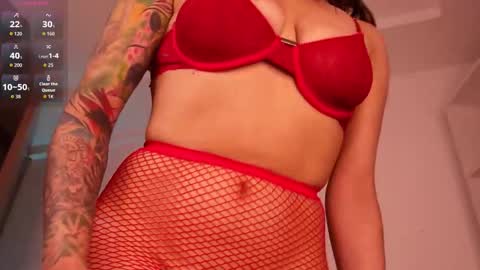 Lara online show from November 12, 2025, 11:03 pm