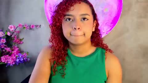 lara_curly online show from June 17, 2026, 10:06 am